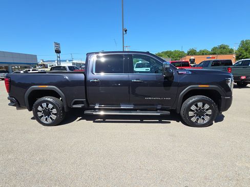 Certified 2025 GMC Sierra 2500 Denali AWD/4WD image 11