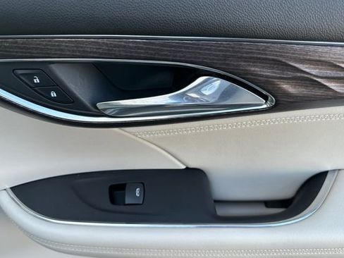 Used 2023 Buick Envision Avenir FWD image 20