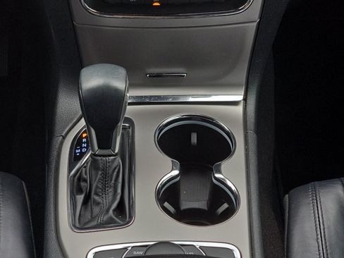 Used 2018 Jeep Grand Cherokee Limited AWD/4WD image 25