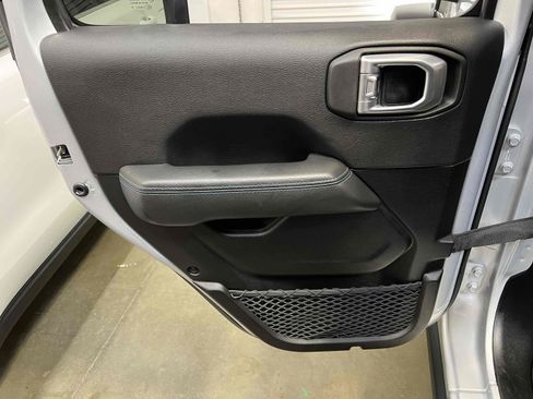 Used 2022 Jeep Wrangler Unlimited Rubicon 4xe AWD/4WD image 82