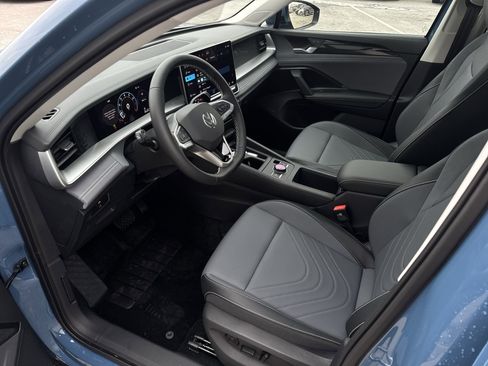 New 2026 Volkswagen Tiguan SE image 10