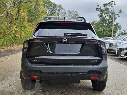 New 2026 Nissan Kicks SV w/ SV Premium Package image 5