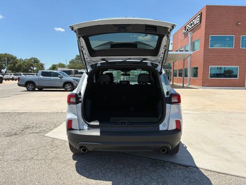 Used 2025 Ford Escape ST-Line FWD image 8