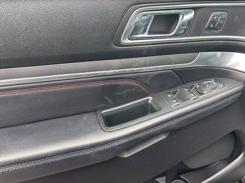 Used 2018 Ford Explorer Sport image 13