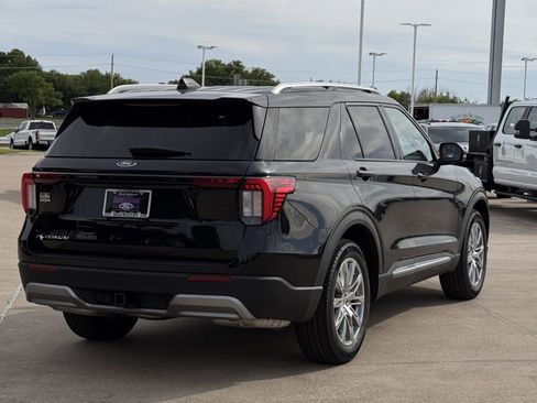 New 2026 Ford Explorer Platinum image 4