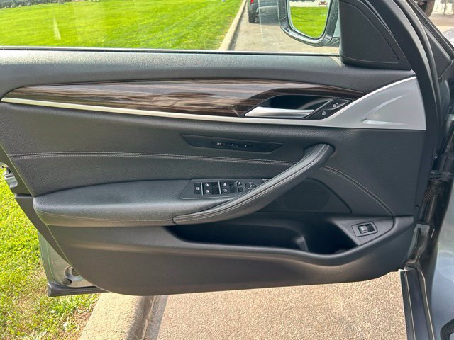 Used 2019 BMW 530i xDrive AWD/4WD image 11
