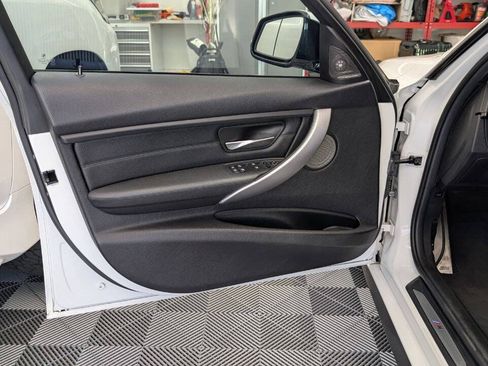 Used 2013 BMW 335i Sedan RWD image 17