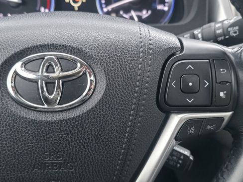 Used 2017 Toyota Highlander Limited image 39