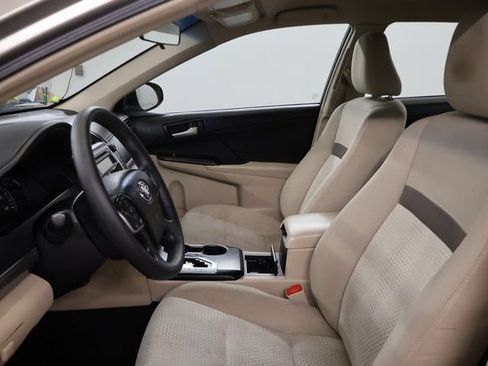 Used 2013 Toyota Camry LE FWD image 12