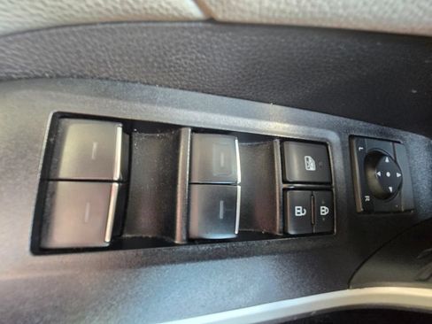 Used 2025 Toyota RAV4 XLE w/ Convenience Package FWD image 17