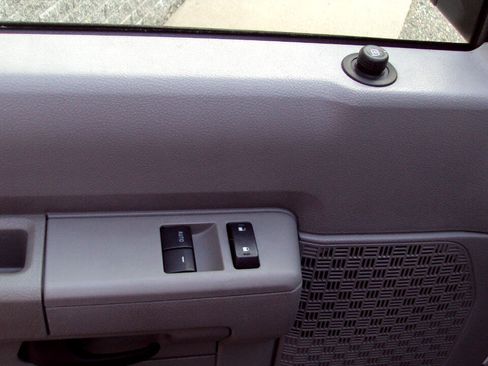 Used 2014 Ford E-250 and Econoline 250 E-250 Ext Handicap van , rear w/ Power Group image 26