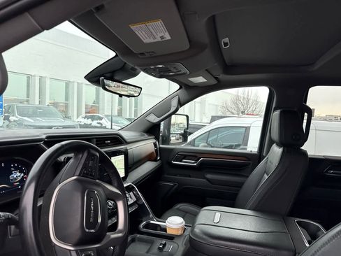 Used 2024 GMC Sierra 3500 Denali w/ Denali Reserve Package image 7