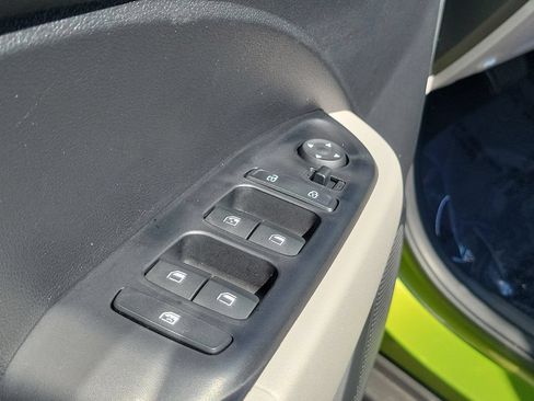 Used 2024 Hyundai Venue SEL FWD image 26