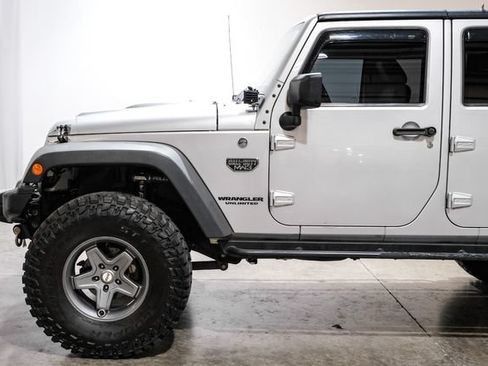 Used 2012 Jeep Wrangler Unlimited Rubicon AWD/4WD image 14