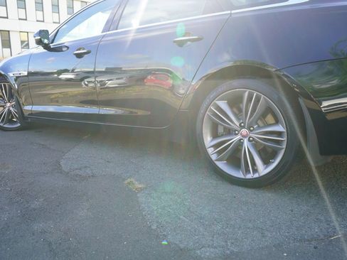 Used 2011 Jaguar XJ L Supersport RWD image 5