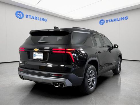 Certified 2025 Chevrolet Traverse LT w/ Driver Confidence Package FWD image 8
