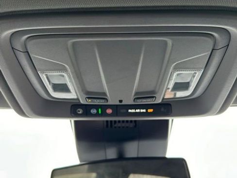 Used 2022 Chevrolet Silverado 1500 Custom image 25