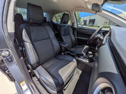 Used 2017 Toyota Corolla SE FWD image 7