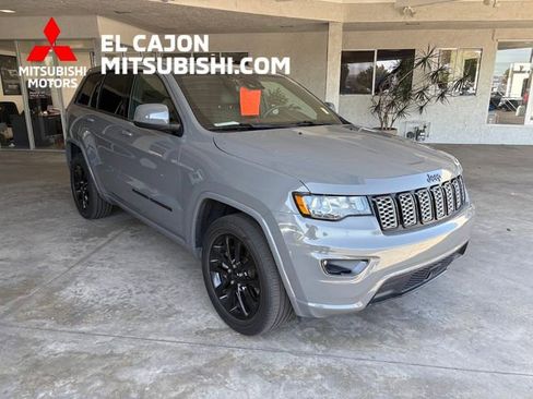 Used 2022 Jeep Grand Cherokee Laredo X RWD image 1