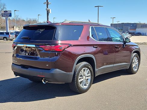 Used 2023 Chevrolet Traverse LT image 6