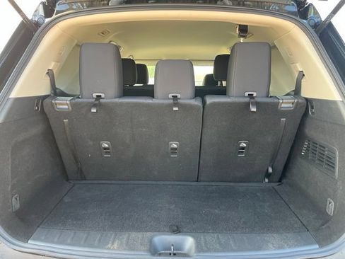 Used 2025 Nissan Pathfinder S FWD image 15