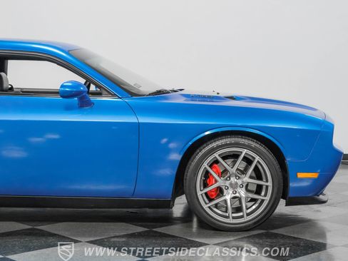 Used 2009 Dodge Challenger SRT8 w/ SRT Option Group II image 33