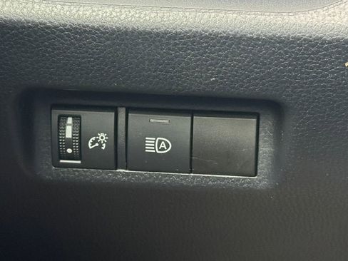 Used 2022 Toyota RAV4 LE image 34