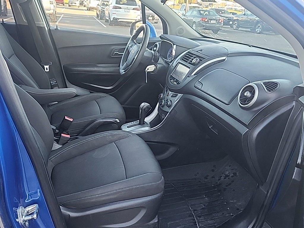 Used 2015 Chevrolet Trax LT AWD/4WD image 16