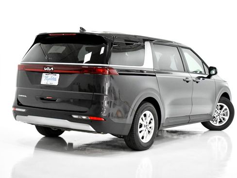 Certified 2024 Kia Carnival LX image 29
