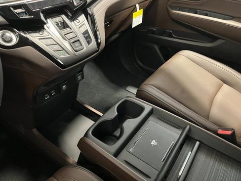 New 2026 Honda Odyssey Touring image 18