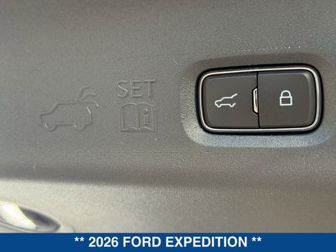 New 2026 Ford Expedition Active image 15