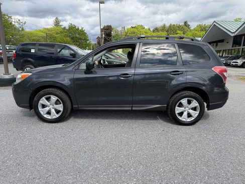 Used 2016 Subaru Forester 2.5i Premium w/ All-Weather Package AWD/4WD image 2