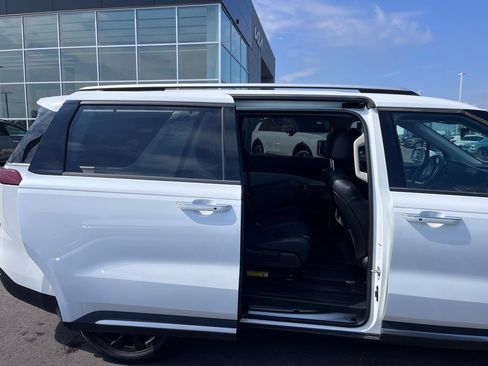 Certified 2024 Kia Carnival SX Prestige FWD image 6