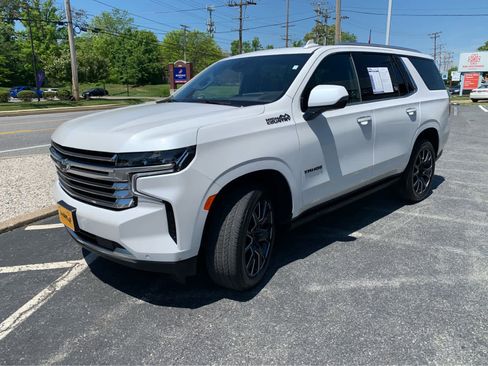 Used 2024 Chevrolet Tahoe High Country AWD/4WD image 3