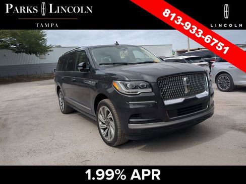 Used 2022 Lincoln Navigator L Reserve RWD image 2