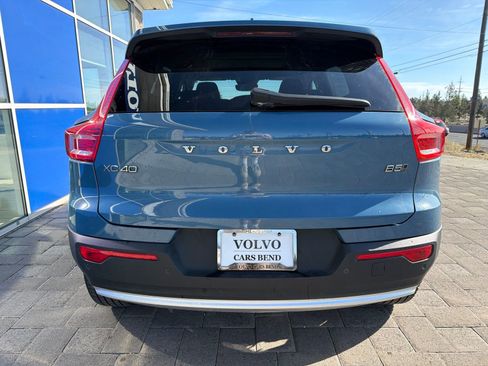 Used 2023 Volvo XC40 B5 Ultimate w/ Protection Package Premier AWD/4WD image 6