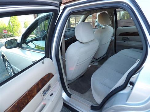 Used 2006 Mercury Grand Marquis GS image 10