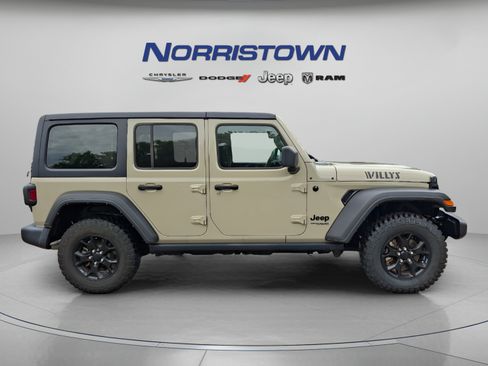 Used 2022 Jeep Wrangler Unlimited Sport AWD/4WD image 7