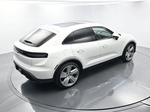 Certified 2025 Porsche Macan 4 Electric image 38