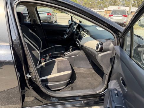 Used 2021 Nissan Versa SV image 19