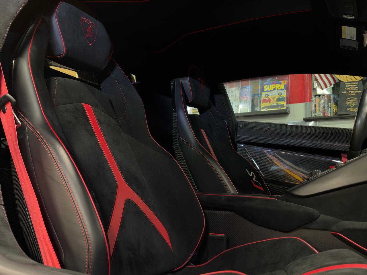 Used 2020 Lamborghini Aventador SVJ AWD/4WD image 33