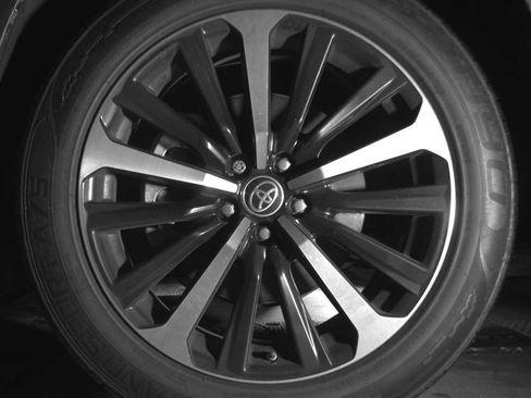 Used 2022 Toyota Highlander XSE image 13