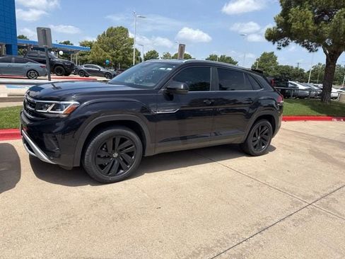Used 2023 Volkswagen Atlas Cross Sport SE FWD image 2