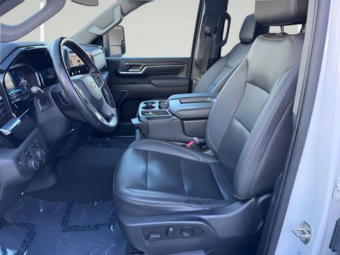Used 2024 Chevrolet Silverado 2500 LTZ AWD/4WD image 10