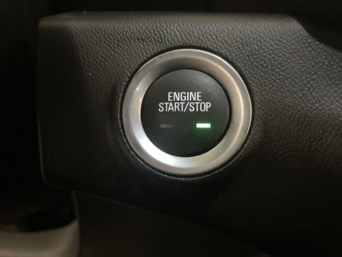 Used 2021 GMC Terrain SLE w/ Driver Convenience Package image 9