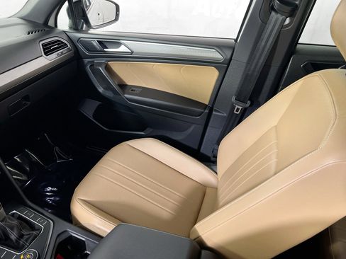 Used 2023 Volkswagen Tiguan SE R-Line image 23