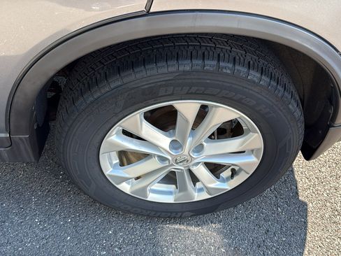 Used 2016 Nissan Rogue SV w/ SV Premium Package AWD/4WD image 22