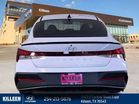 New 2025 Hyundai Elantra Sport image 7