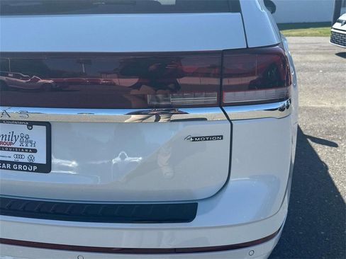 New 2026 Volkswagen Atlas SEL Premium R-Line AWD/4WD image 9