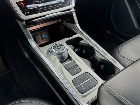 Used 2023 Ford Explorer XLT w/ Equipment Group 202A RWD image 6